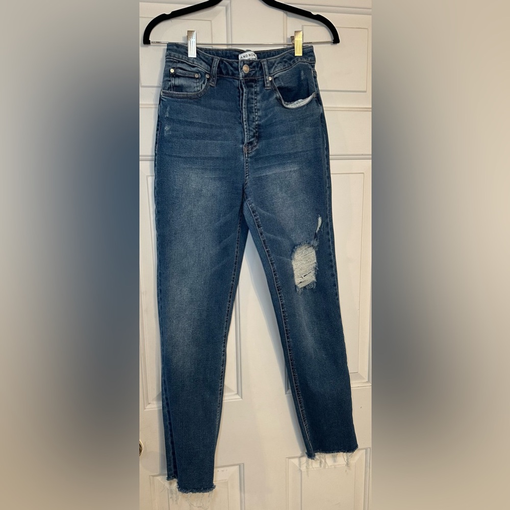And Now This Women's High Rise‎ Button Fly Skinny Crop Jeans Blue Size 28.